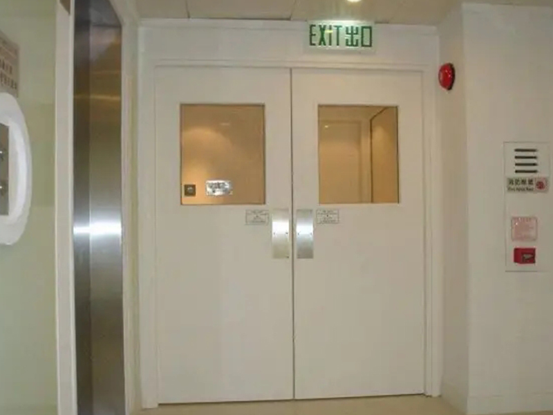 为什么建议在地下室安装自动防火门？